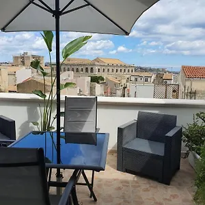Apartment Flying Whales, Syrakus